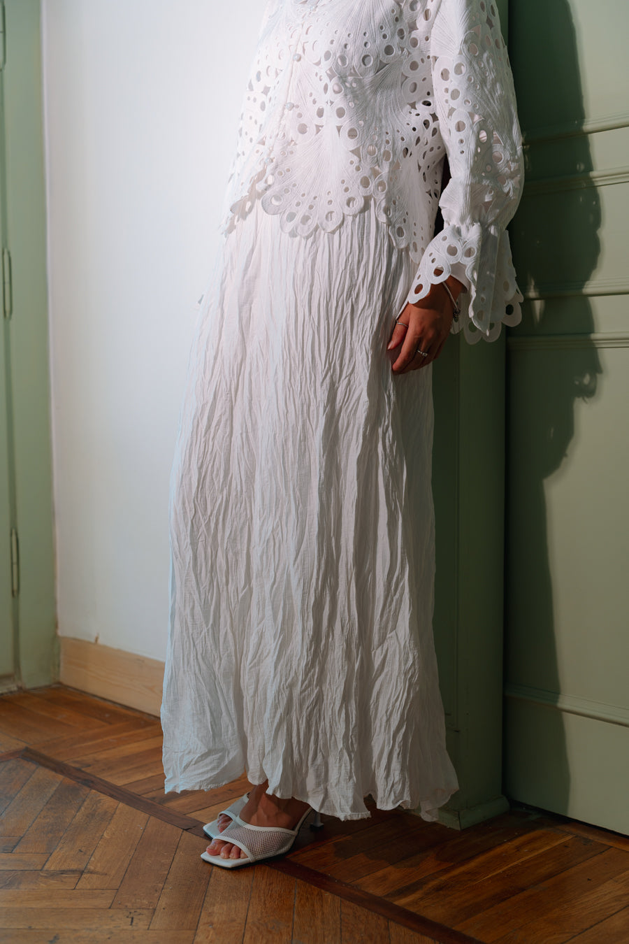 Lola Crushed Skirt In White