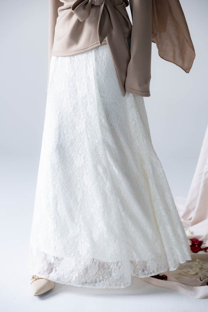 Ayla Lace Skirt In White